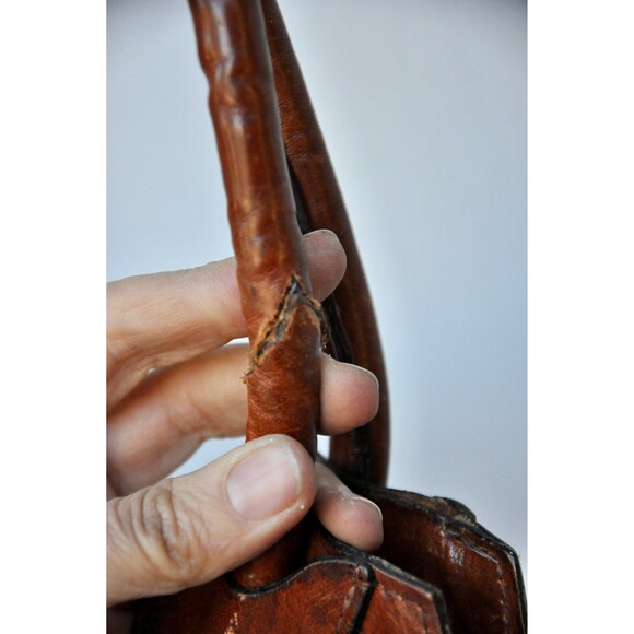 80s Brown Leather Shoulder Bag - by Louise Fontaine Bruxelles - Distressed - Picture 10 of 10